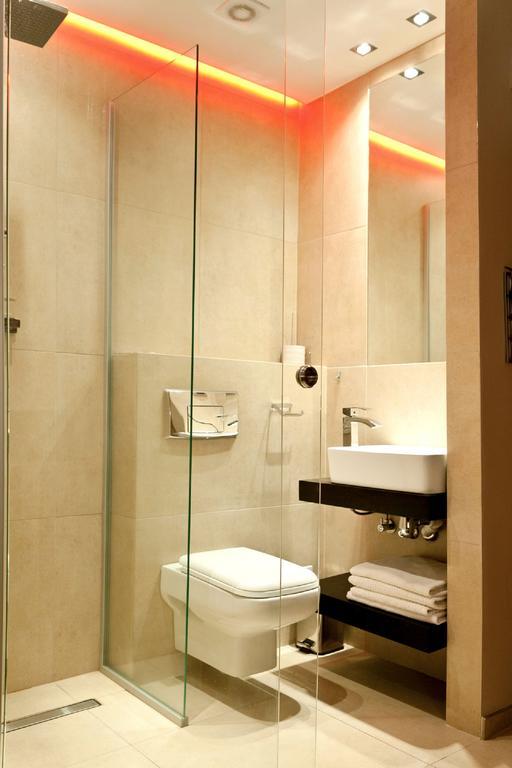 Nu Hotel Łódź Esterno foto